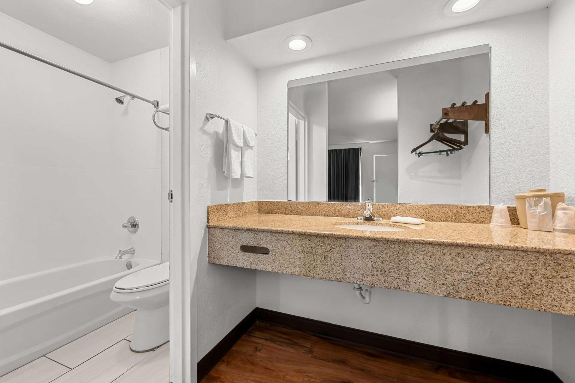 Americas Best Value Inn Hamilton المظهر الخارجي الصورة